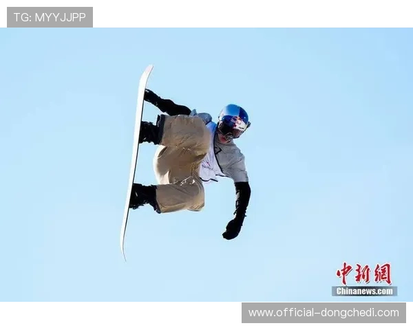 国际雪联大跳台世界杯中国选手包揽冠亚军